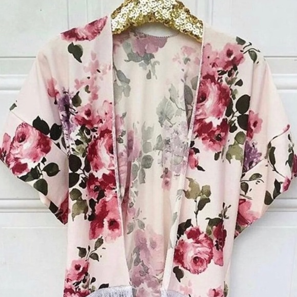Silky soft pink floral kimono with fringe - Picture 2 of 4